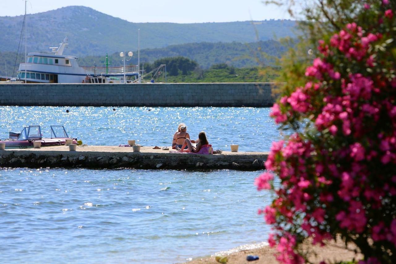 Apartments Fjaka Sveti Filip i Jakov Luaran gambar