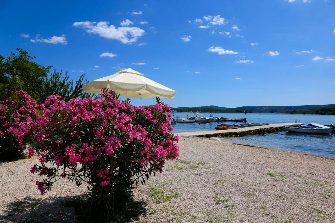 Apartments Fjaka Sveti Filip i Jakov Luaran gambar