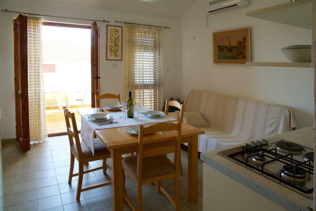 Apartments Fjaka Sveti Filip i Jakov Luaran gambar