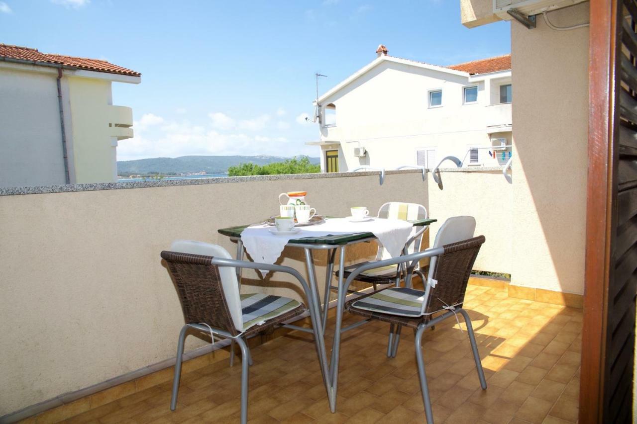 Apartments Fjaka Sveti Filip i Jakov Luaran gambar