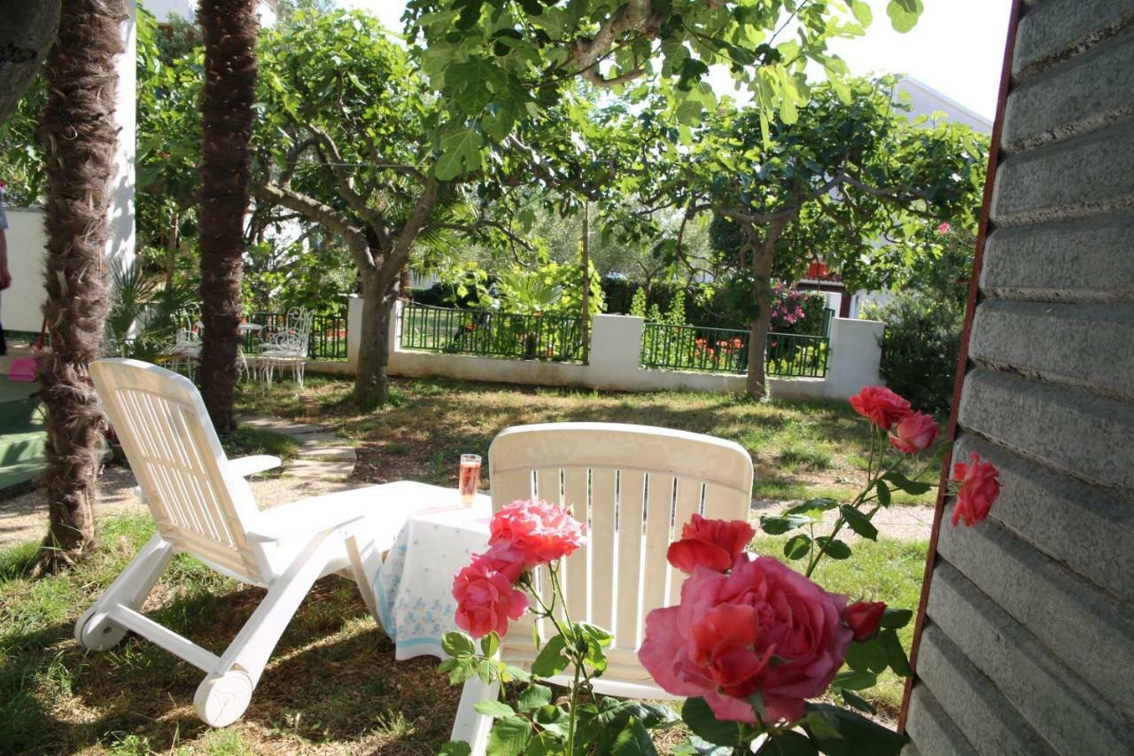 Apartments Fjaka Sveti Filip i Jakov Luaran gambar