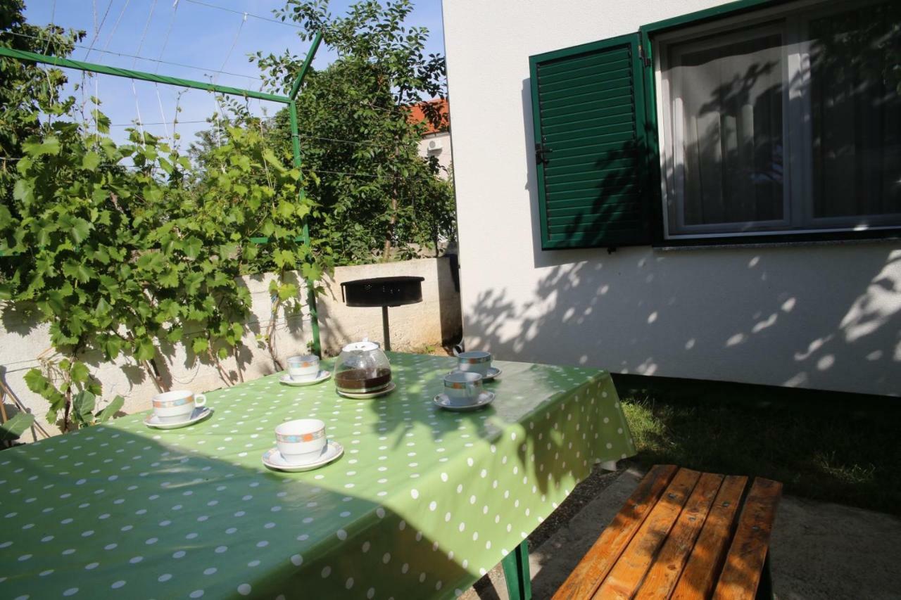 Apartments Fjaka Sveti Filip i Jakov Luaran gambar