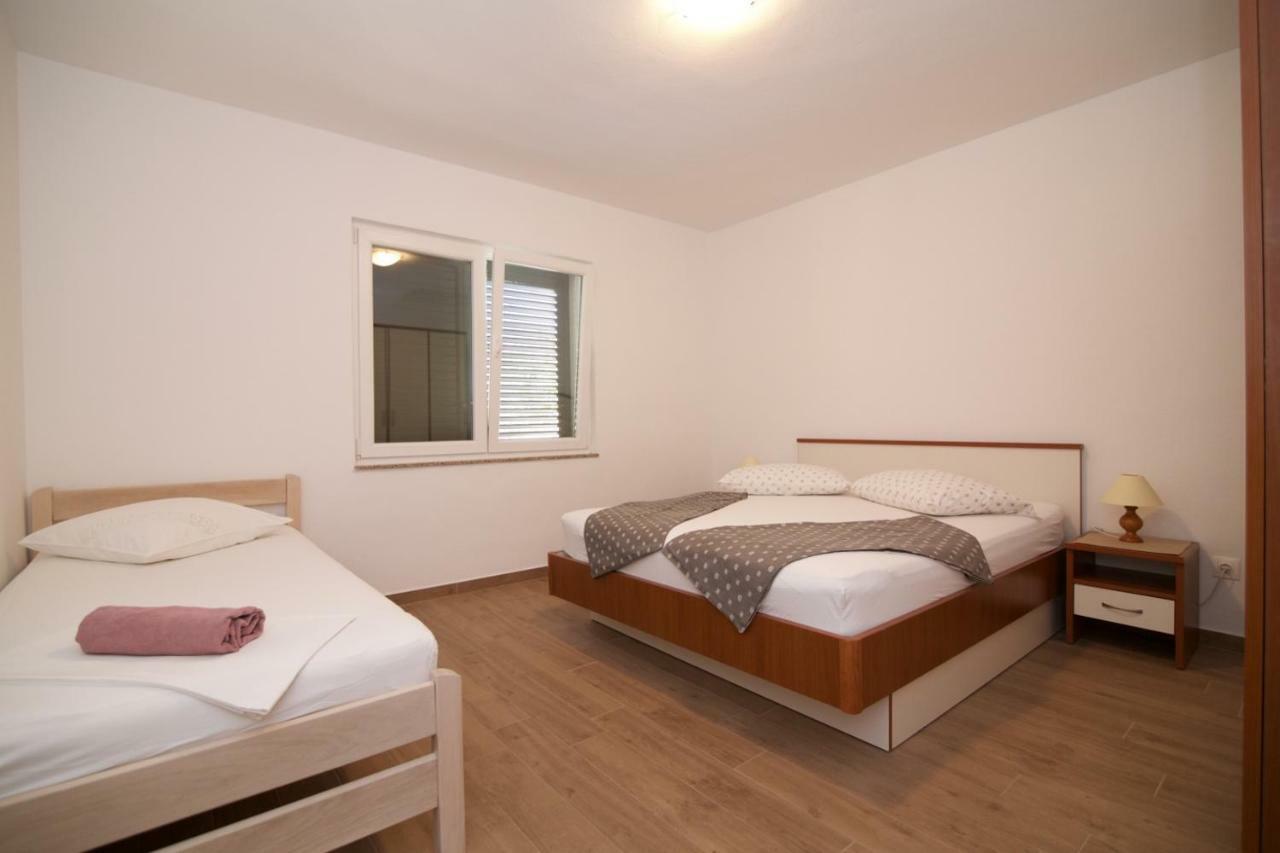 Apartments Fjaka Sveti Filip i Jakov Luaran gambar