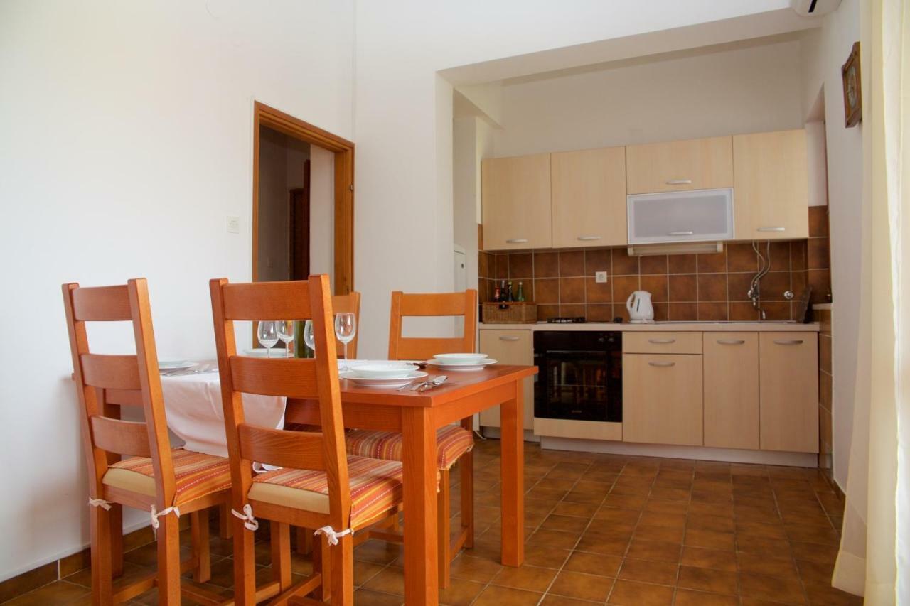 Apartments Fjaka Sveti Filip i Jakov Luaran gambar