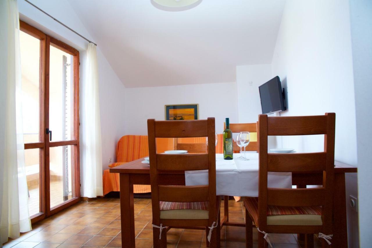 Apartments Fjaka Sveti Filip i Jakov Luaran gambar