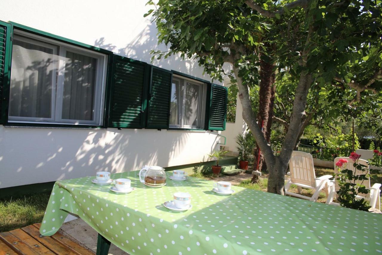 Apartments Fjaka Sveti Filip i Jakov Luaran gambar