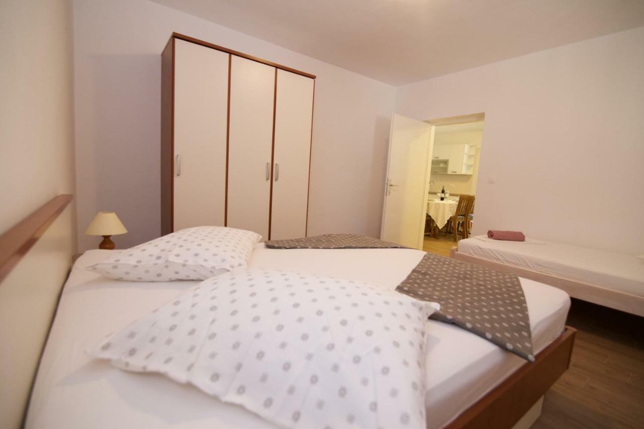 Apartments Fjaka Sveti Filip i Jakov Luaran gambar